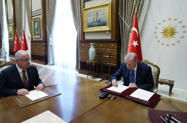 YAŞ kararıyla 23 general ve amiral bir üst rütbeye yükseltildi